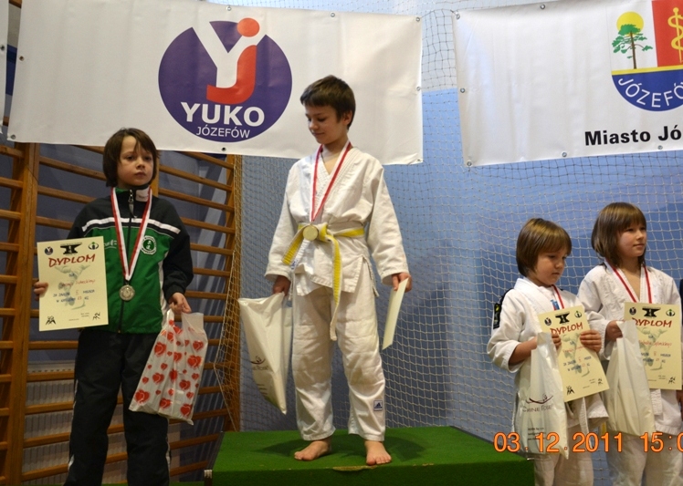 Rocznik 2003/+, kat. 27 kg.