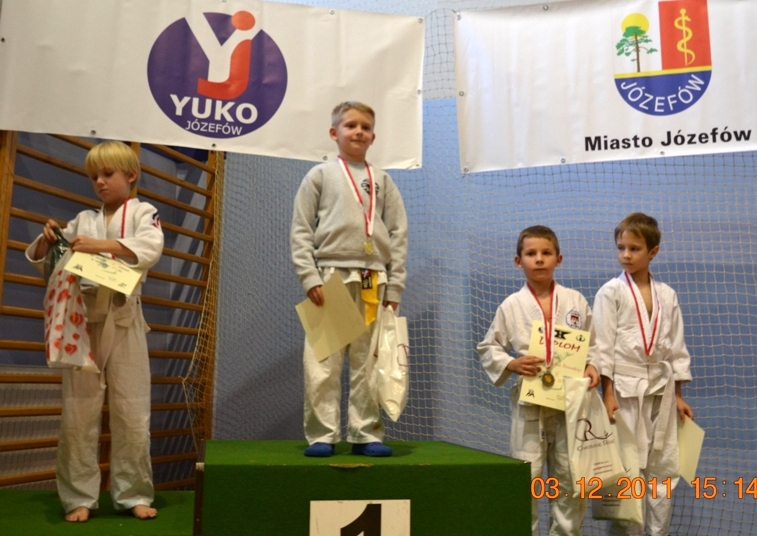 Rocznik 2003/+, kat. 23 kg.