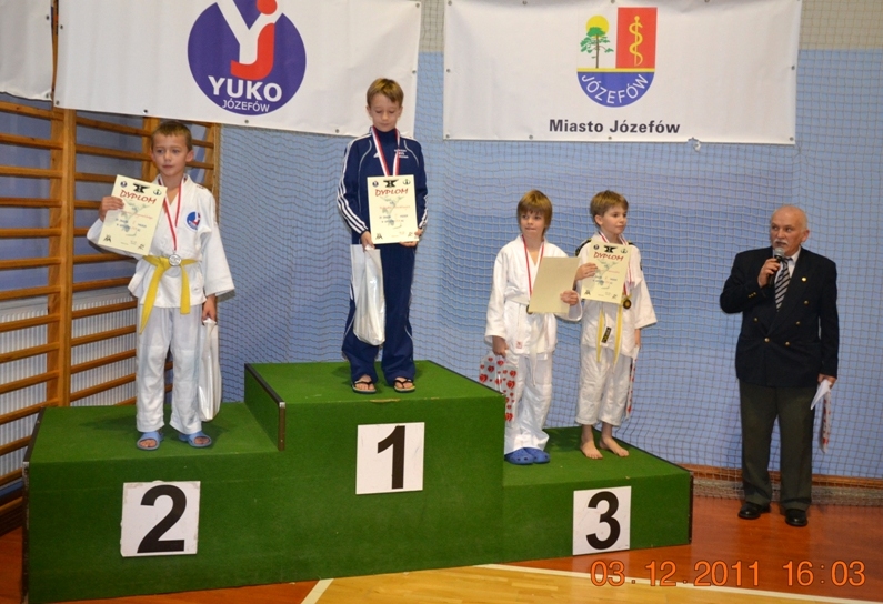 Rocznik 2001/2002, kat 27,9 kg.