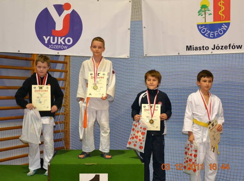 Rocznik 2001/2002, kat. 30,1 kg.