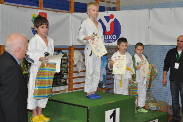 chłopcy 2004/+ - kategoria 30kg