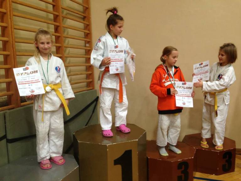 Zuzia Woźniak - II miejsce, Ania Josiewicz - III miejsce